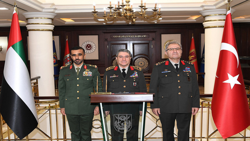 Ankara'da kritik görüşme: Orgeneral Bayraktaroğlu, BAE Kara Kuvvetleri Komutanı'nı makamında ağırladı - Resim : 1