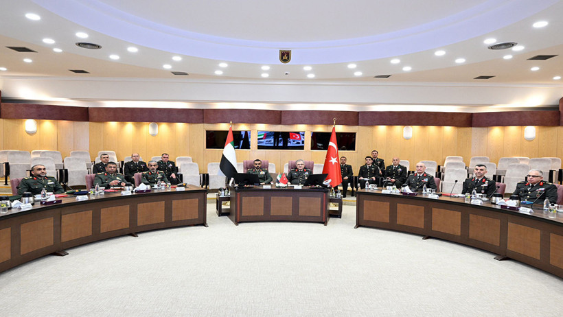 Ankara'da kritik görüşme: Orgeneral Bayraktaroğlu, BAE Kara Kuvvetleri Komutanı'nı makamında ağırladı - Resim : 8