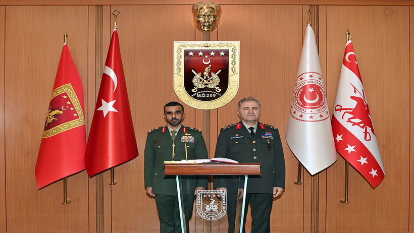 Ankara'da kritik görüşme: Orgeneral Bayraktaroğlu, BAE Kara Kuvvetleri Komutanı'nı makamında ağırladı - Resim : 7