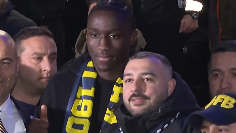Fenerbahçe'nin yeni transferi Sidiki Cherif İstanbul'a geldi - Resim : 3