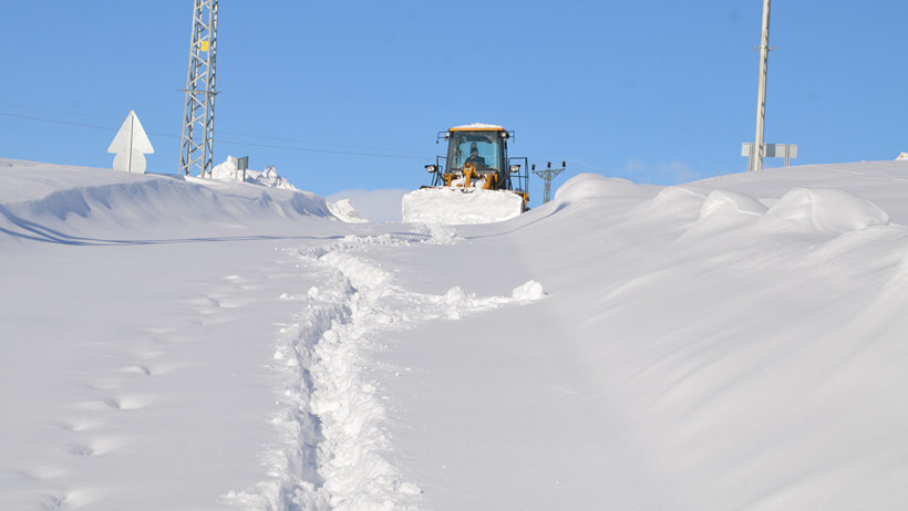 Türkiye’nin doğusu kara teslim: Van ve çevre illerde 278 yerleşim yerine ulaşılamıyor - Resim : 3