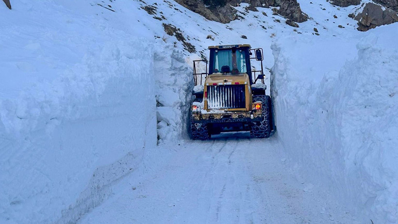 Türkiye’nin doğusu kara teslim: Van ve çevre illerde 278 yerleşim yerine ulaşılamıyor - Resim : 1