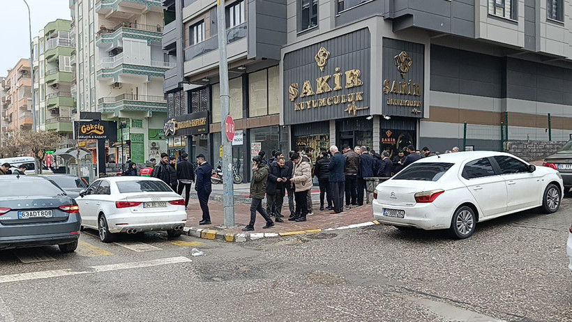 Şanlıurfa’daki silahlı soygun esnasında polis yaralandı - Resim : 1