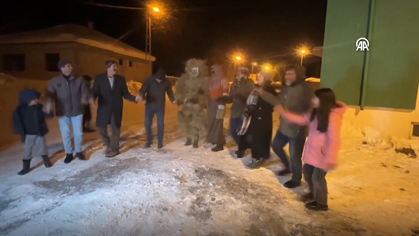 Van köylerinde kışın en renkli oyunu: Köse-Gelin diriliyor - Resim: 17
