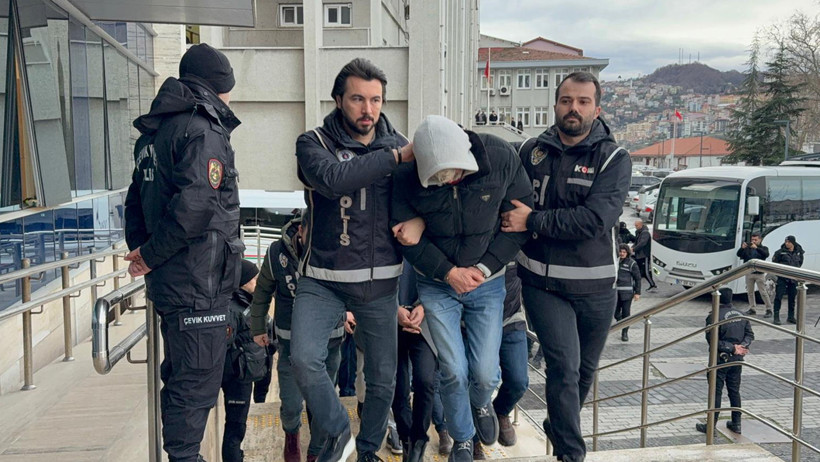 Araç muayene şebekesine darbe - Resim : 1