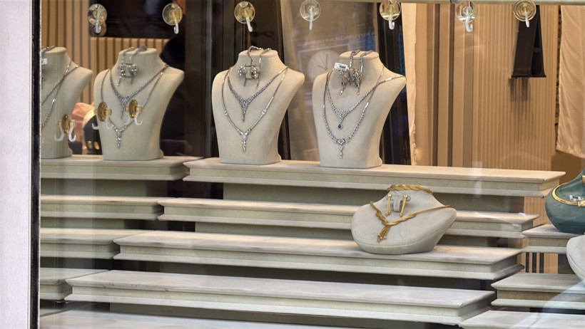 Yalova&rsquo;da film gibi soygun: 90 saniyede 10 milyonluk vurgun - Resim : 3