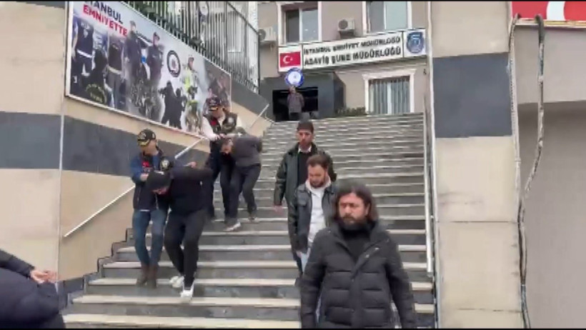 İstanbul'da Erden Timur'un plazasını kurşunlamışlardı: 5 kişi silahları ile birlikte yakalandı - Resim : 4