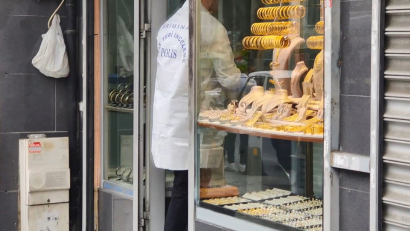 Ey&uuml;psultan'da kuyumcu soygunu: Direnen esnaf vuruldu - Resim : 6