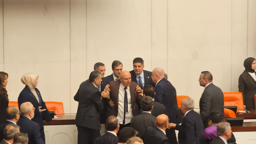 Osman G&ouml;k&ccedil;ek'in saldırısına uğrayan Mahmut Tanal, hastaneye kaldırıldı. - Resim : 1