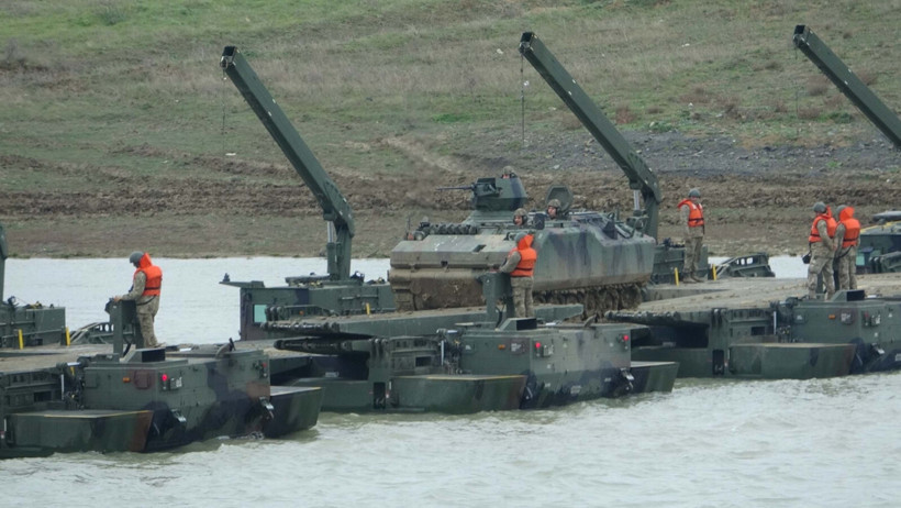 &Ccedil;anakkale&rsquo;de destansı anlar: Gelibolu&rsquo;da tanklar &ccedil;elikten g&ouml;vde oldu - Resim : 3