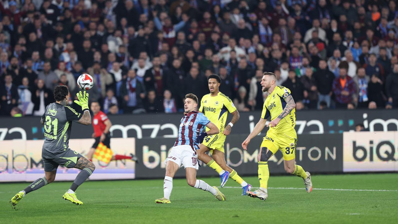 Fenerbahçe nefes kesen derbide Trabzonspor'u 3-2 mağlup etti - Resim : 1