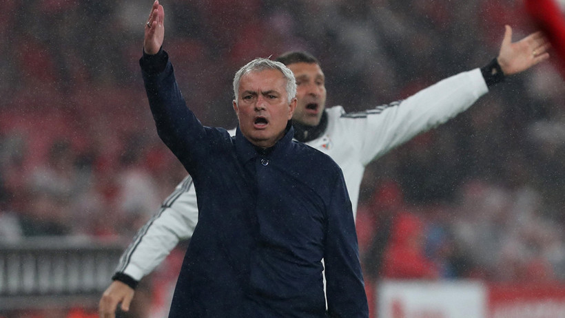 Benfica Başkanı Rui Costa Mourinho'nun takımda kalacağını açıkladı - Resim : 1
