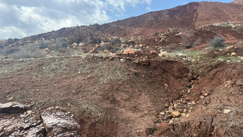 Sağanak k&ouml;y yolunu &ccedil;&ouml;kertti - Resim : 1