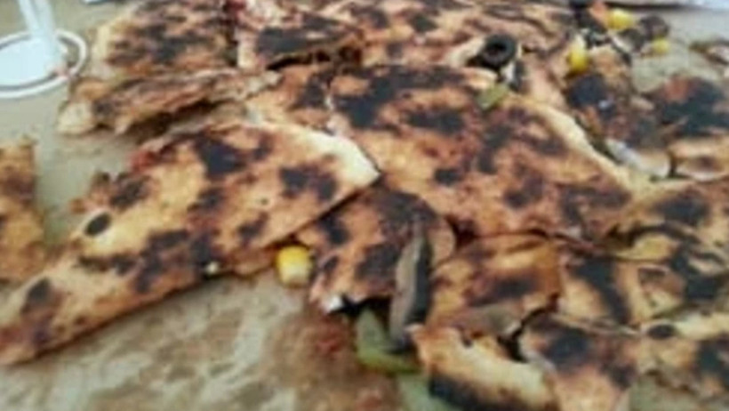 Yanık pizzayı şikayet etti: Dava tehdidi aldı - Resim : 1