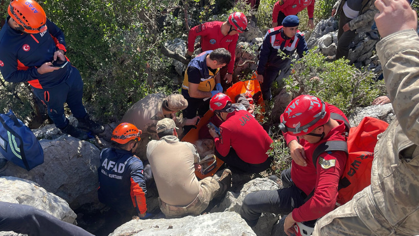 24 saat kurtarılmayı bekledi: Kayalıklar arasında mucize - Resim : 7