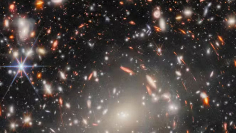 James Webb Teleskobu'ndan tarihi keşif: Evrenin en uzak galaksisi ortaya çıktı - Resim : 1