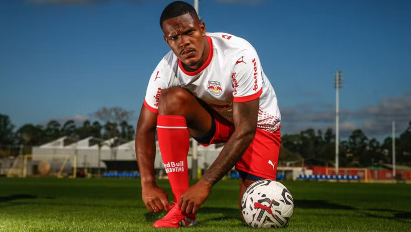 Gustavo Marques'e kadın hakeme yönelik cinsiyetçi yorumu nedeniyle tepki yağdı - Resim : 4