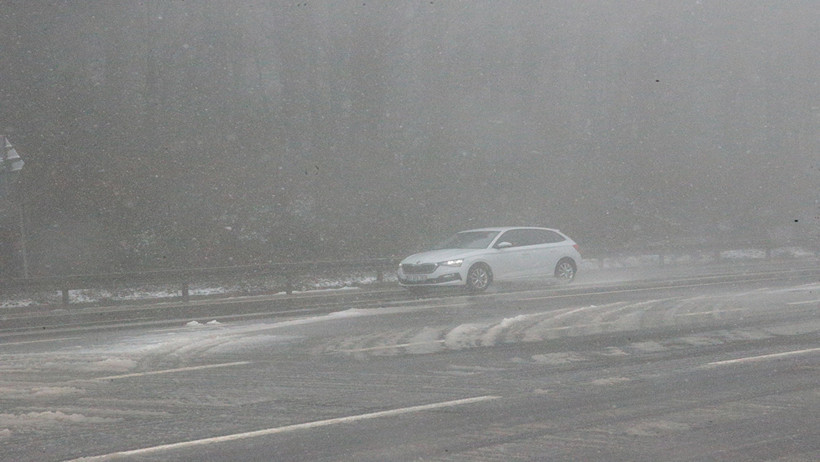 Bolu Dağı beyaza büründü: D-100'de kar alarmı: Ekipler gece gündüz çalışıyor... - Resim : 2
