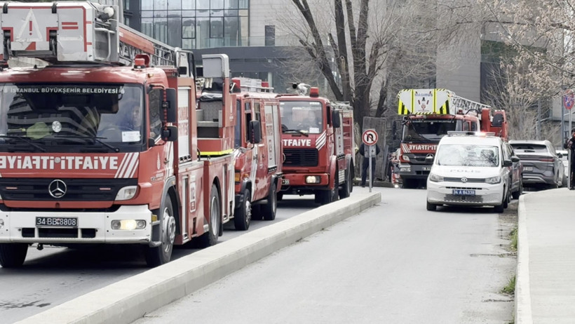 Merter Polisevi alevlere teslim oldu: Dumanlar binayı sardı - Resim : 1
