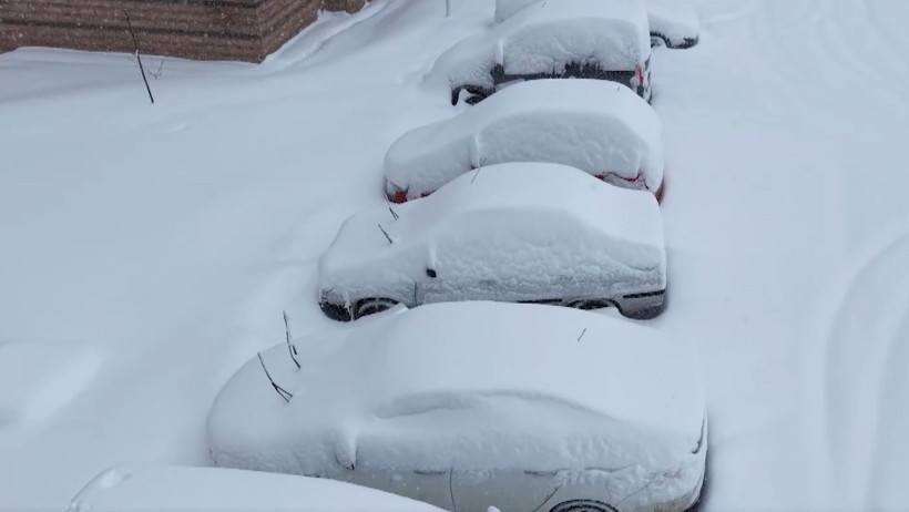 2004'ten sonra en büyüğü: Şehir merkezinde kar 60 santimi buldu - Resim : 2