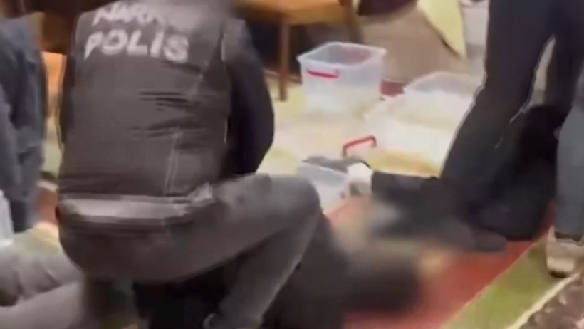 İstanbul'da narkotik polisinden nokta operasyonu: 248 kilo uyuşturucu ele ge&ccedil;irildi - Resim : 4