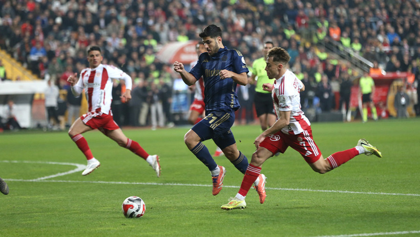 Fenerbahçe Antalya'da 2 puan bıraktı - Resim : 5