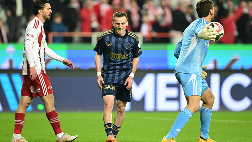 Fenerbahçe Antalya'da 2 puan bıraktı - Resim : 1