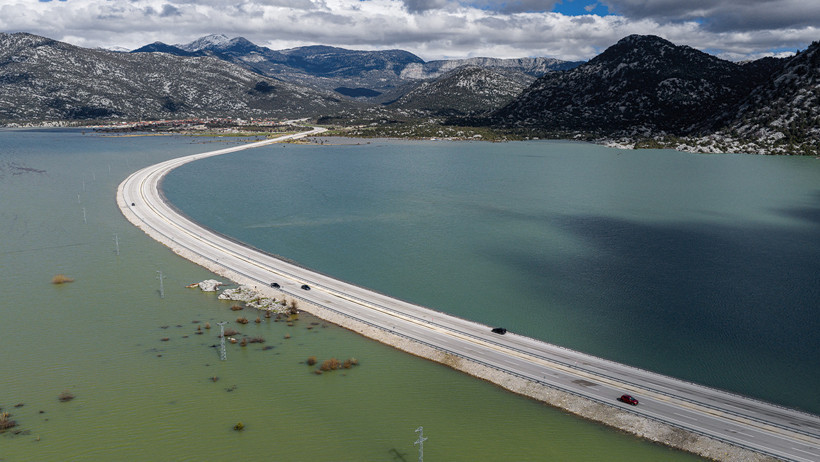 Antalya-Konya yolunda 'ÇED gerekli değildir' kararı: Milyonlar harcandı, yol sulara teslim oldu - Resim : 1