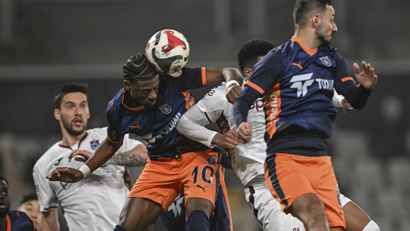 Trabzonspor 6 gollü maçta Başakşehir’i yenerek kupada çeyrek finale yükseldi - Resim : 2