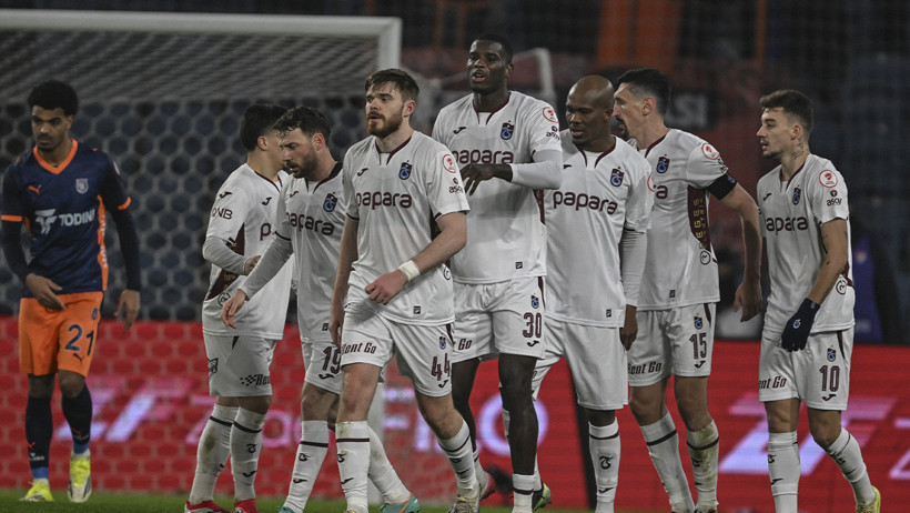 Trabzonspor 6 gollü maçta Başakşehir’i yenerek kupada çeyrek finale yükseldi - Resim : 5