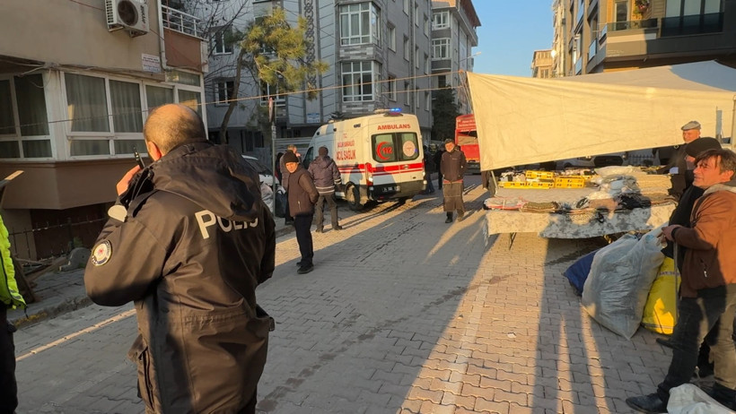 Semt pazarında cinnet: Pazarcılar yol kavgası kanlı bitti - Resim : 3