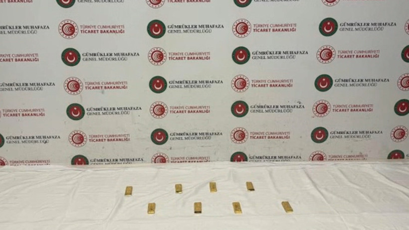 Habur Gümrük Kapısı’nda yapılan aramada servet değerinde altın ele geçirildi - Resim : 1