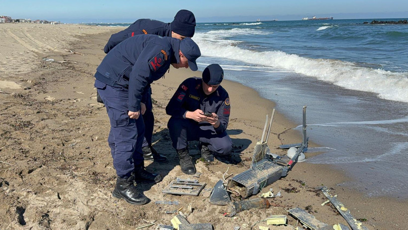 Sakarya'da sahile İHA vurdu - Resim : 1