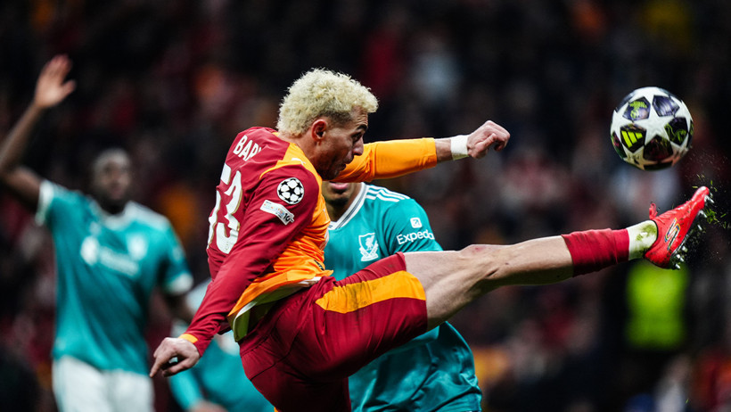 Barış Alper Yılmaz Devler Ligi'nin en fazla kart aldıran oyuncusu oldu - Resim : 2