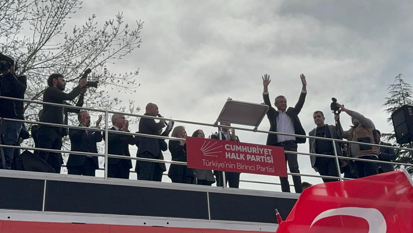 &Ouml;zg&uuml;r &Ouml;zel Uşak&rsquo;ta konuştu: Sefalete alışılmaz itiraz edilir - Resim : 4