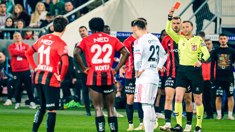 Beşiktaş 10 kişi kalan Gençlerbirliği’ni ikinci yarıda bulduğu gollerle yendi - Resim : 1