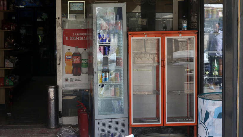 Antalya&rsquo;da esnaf kavgası kanlı bitti: 1 &ouml;l&uuml;, 2 yaralı - Resim : 1