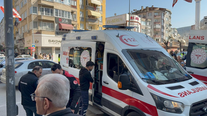 Bursa'da sokak ortasında silahlı saldırı: Bir kadın ile &ccedil;ocukta kurşunların hedefi oldu - Resim : 6