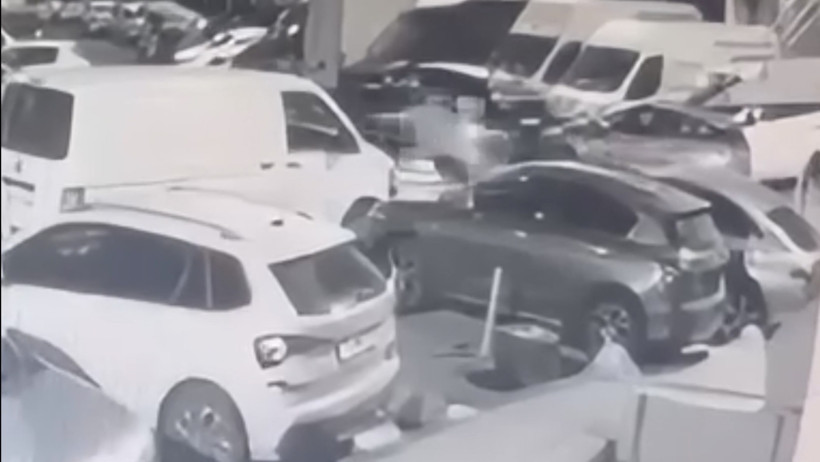 "Ne bakıyorsun" kavgası kanlı bitti: Kurşun yağdırdılar: Kağıthane&rsquo;de dehşet anları - Resim : 3