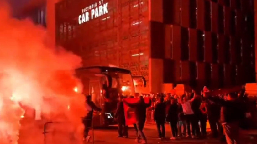 Galatasaray'a Liverpool'da ateşli karşılama - Resim : 1