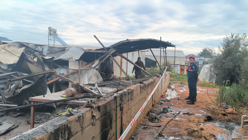 Bayram sabahı yangın faciası: 5’i çocuk 6 ölü - Resim : 5