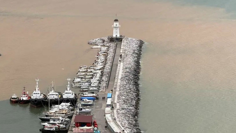 Alanya'da denizin rengi değişti - Resim : 2