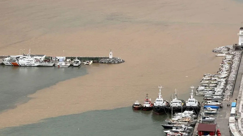 Alanya'da denizin rengi değişti - Resim : 1