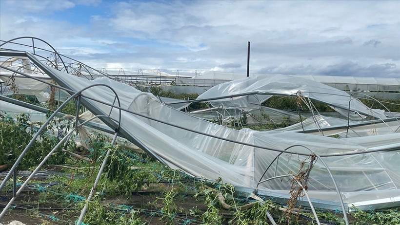 Mersin'de dolu ve fırtına tarım alanlarına zarar verdi - Resim : 1