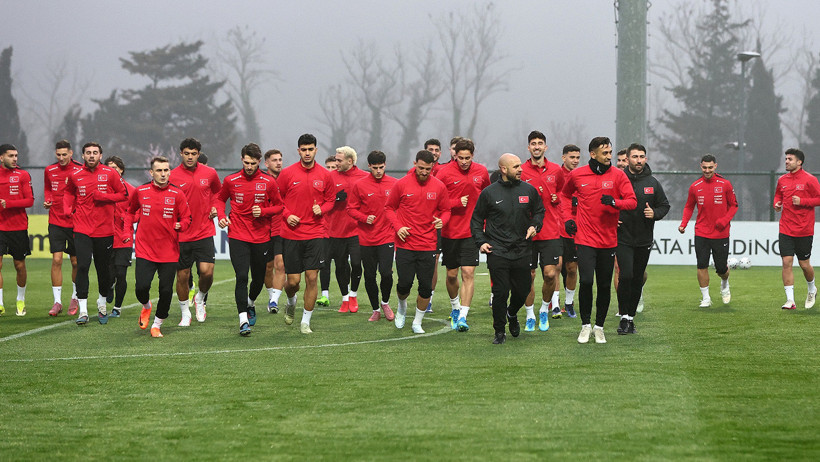 Beşiktaş Başkanı Serdal Adalı A Milli Takım antrenmanını takip etti - Resim : 2