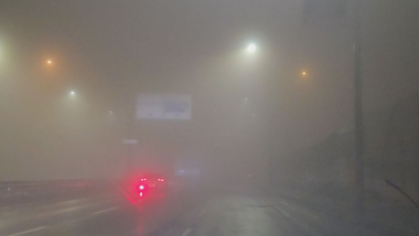 Aydınlatma direğine &ccedil;arpan otomobil ters d&ouml;nd&uuml;: Ekipler seferber oldu - Resim : 3