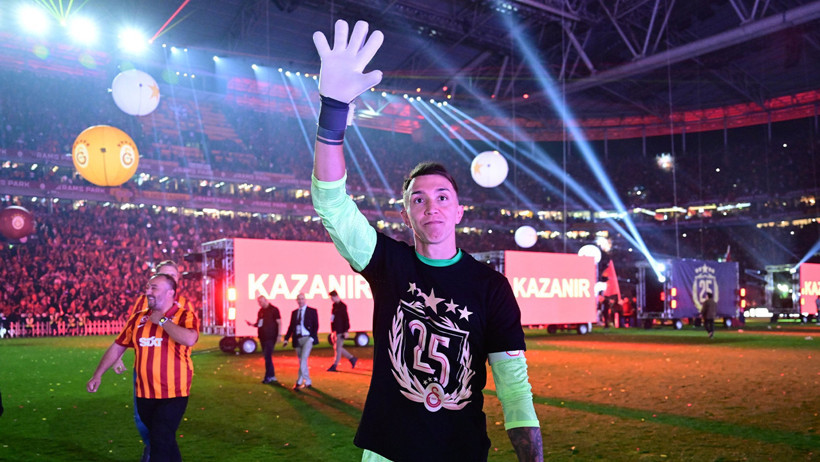 Muslera'dan merak uyandıran gelecek mesajı: 'Türkiye'ye geri döneceğim' - Resim : 1