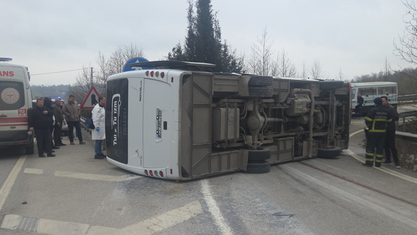 Sabah mesaisi ölümle bitti: İşçi midibüsü şarampole devrildi: 1 ölü 20 yaralı - Resim : 1