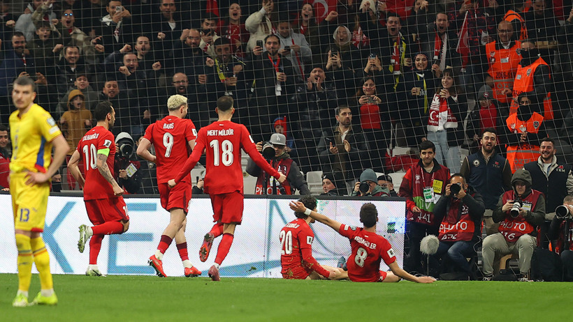 A Milli Takımımız Romanya'yı 1-0 yenerek Dünya Kupası play-off finaline yükseldi - Resim : 2