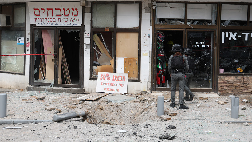 İran Tel Aviv'i bir kez daha füzelerle vurdu: Demir kubbe aşıldı - Resim : 1